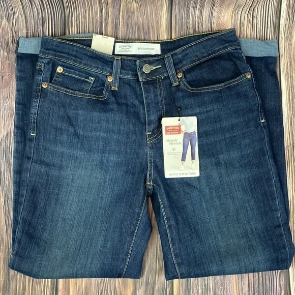 NWT Levi’s Mid-Rise Boyfriend Capri Jeans- Size 4/27 - Picture 2 of 5
